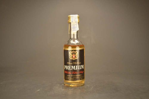 Hiram Walker'S- Premium- Whisky Extra Anejo 1268