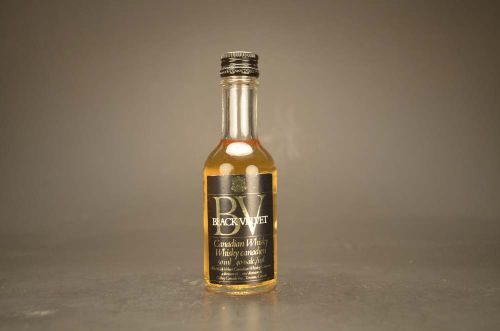Bv Black Velvet- Canadian Whisky 1592