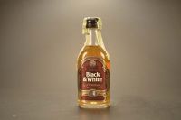 Black & White- Premium Scotch Whisky 638