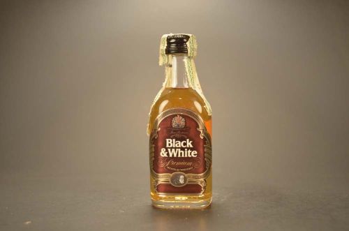 Black & White- Premium Scotch Whisky 638