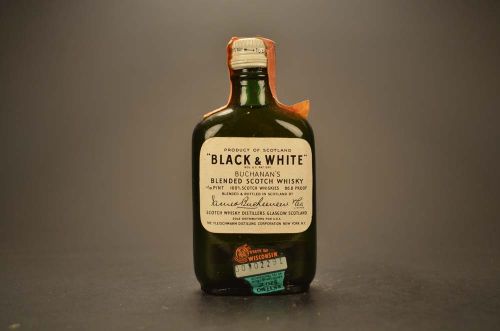 Black & White- Buchanan'S Blended Scotch Whisky 639