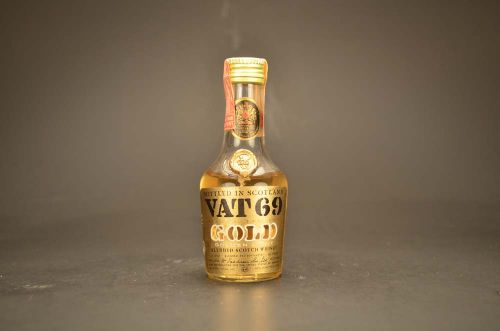Vat 69 Gold Golden Light Blended Scotch Whisky 1914