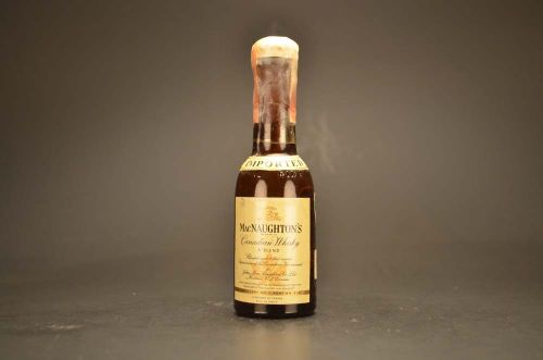  Macnaughton'S  Canadian Whisky A Blend 1942