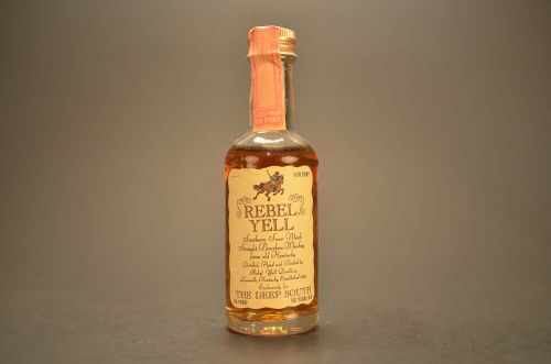 Rebel Yell- Southern Sour Mash Straight Bourbon Whiskey 756