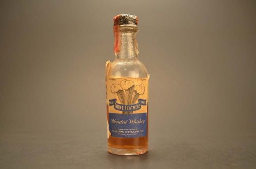 Three Feathers- Fine Blended Whiskey- Blue Label 758