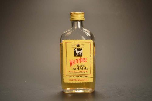 White Horse- Fine Old Scotch Whisky 337